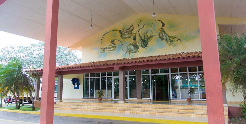 Yagrumas Hotel San Antonio de Los Banos ภายนอก รูปภาพ